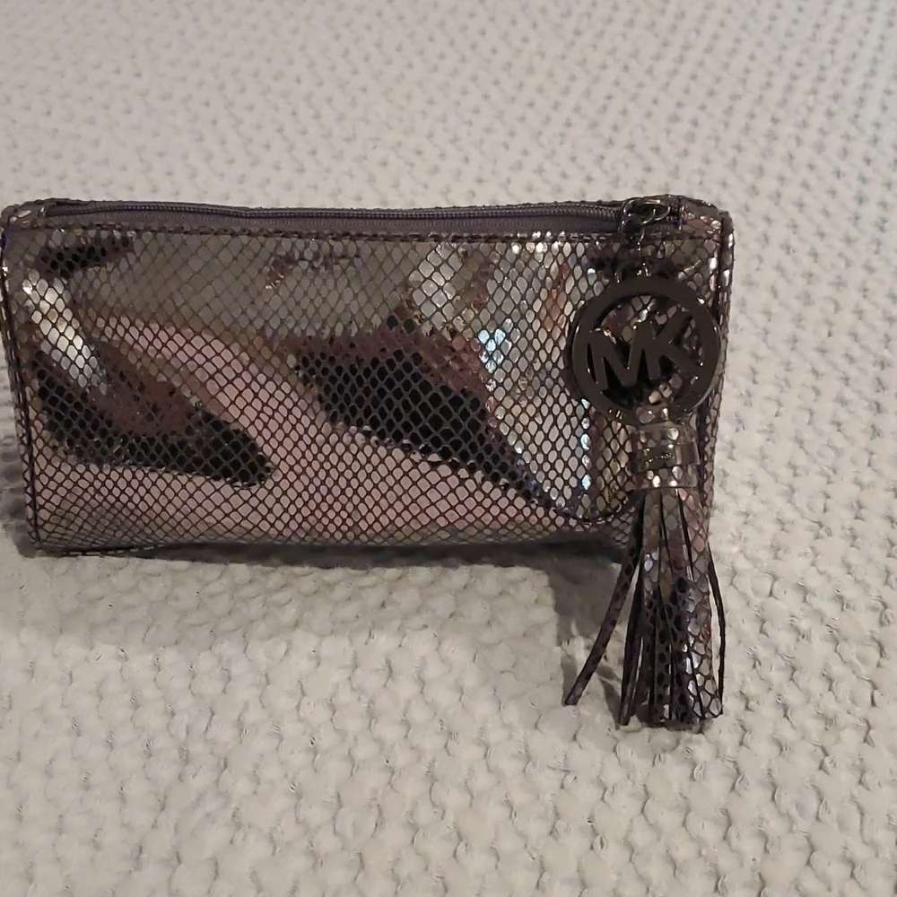 Michael Kors Ltd Edition Metallic Embossed Suede Signature Cosmetic Case NWOT